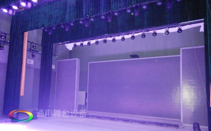 通用舞臺(tái)電動(dòng)真絲喬絨舞臺(tái)阻燃幕布定制廠家，定做多種材質(zhì)及規(guī)格舞臺(tái)幕布