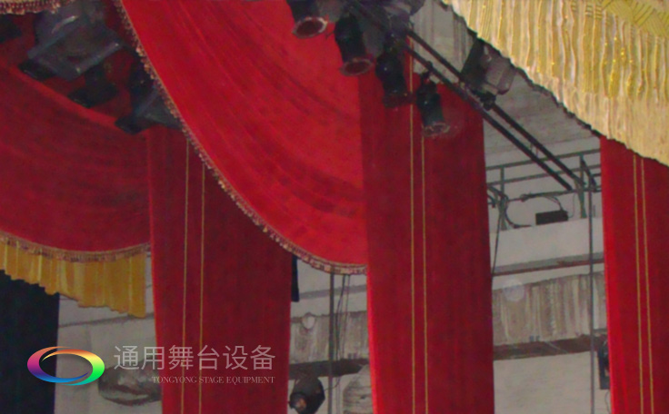 提升舞臺美感設計、增強舞臺透視！寬幅平紋細布橫側(cè)阻燃幕布