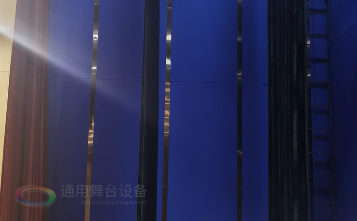 舞臺(tái)幕布的阻燃等級(jí)：永久性阻燃、阻燃、耐久性阻燃、非阻燃、可加工為阻燃...