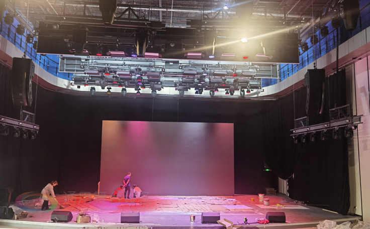 通用舞臺(tái)阻燃幕布、舞臺(tái)機(jī)械某大型文化設(shè)施舞臺(tái)施工現(xiàn)場(chǎng)