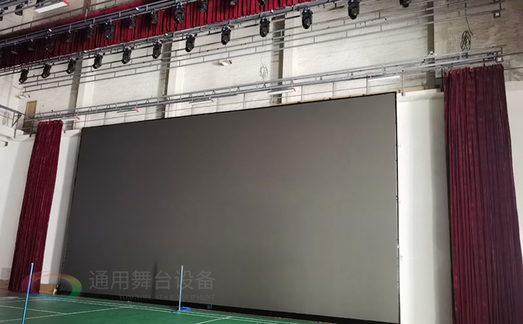 廣州黃花崗禮堂選擇通用舞臺！禮堂舞臺阻燃幕布、吊桿、舞臺燈光項(xiàng)目圓滿竣工！