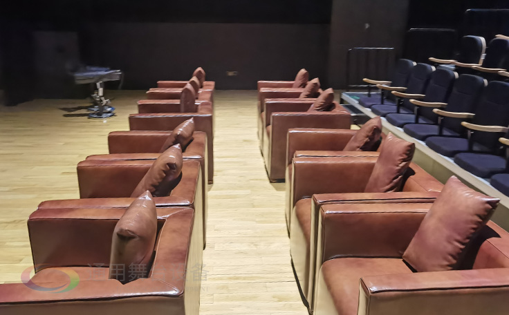 夯實(shí)城市文化產(chǎn)業(yè)基礎(chǔ)，提升城市文化內(nèi)涵！泰州通用舞臺(tái)阻燃幕布承接羊城南湖劇院項(xiàng)目順利完工！