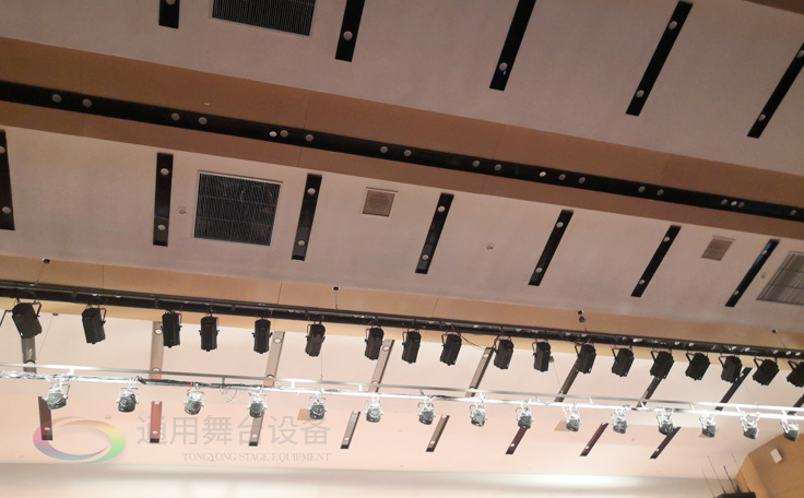 南京某國企禮堂舞臺(tái)系統(tǒng)分項(xiàng)工程通過質(zhì)量驗(yàn)收 涉及舞臺(tái)吊桿、舞臺(tái)燈光等項(xiàng)目 現(xiàn)已投入使用