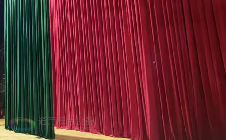 舞臺阻燃幕布行業(yè)：技術(shù)創(chuàng)新驅(qū)動安全升級，市場需求持續(xù)擴容